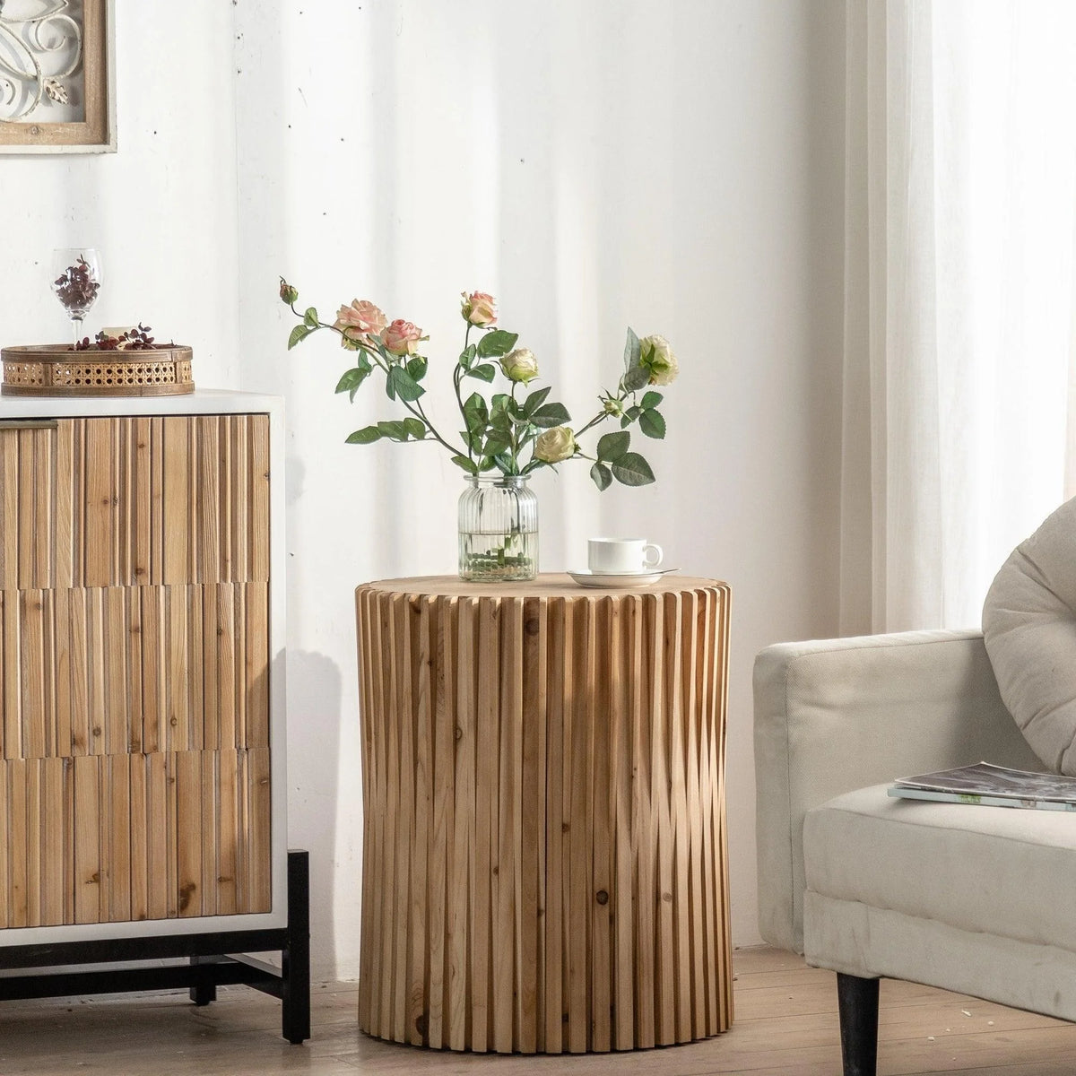 Cylindrical Coffee Table with Vertical Texture P956302