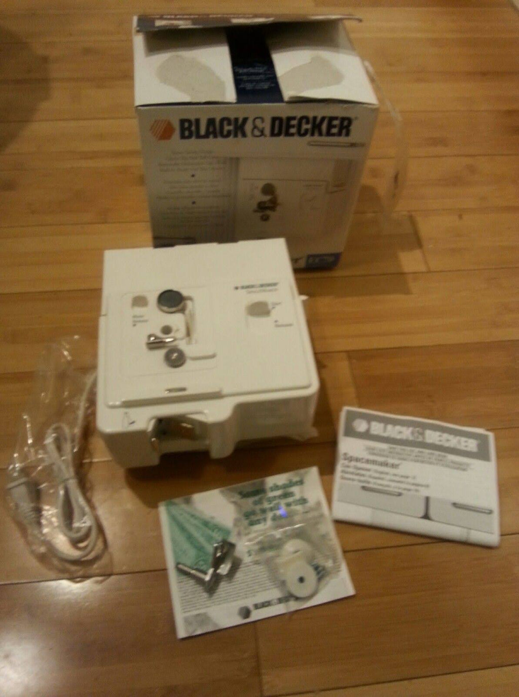 Under Cabinet Electric Can Opener H39308
