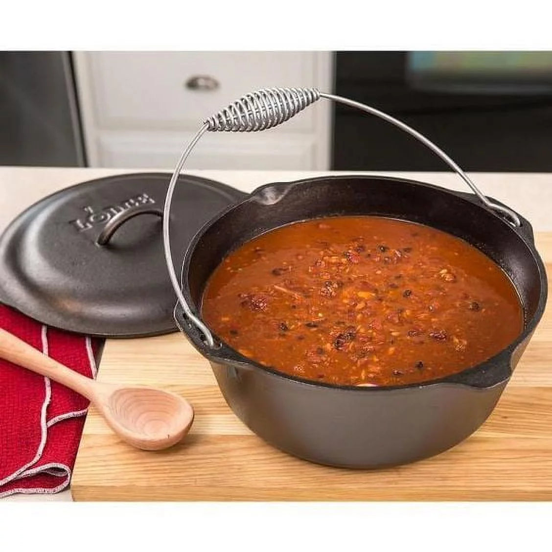 Cast Iron 5 Quart Seasoned Dutch Oven with Bail Handle S292
