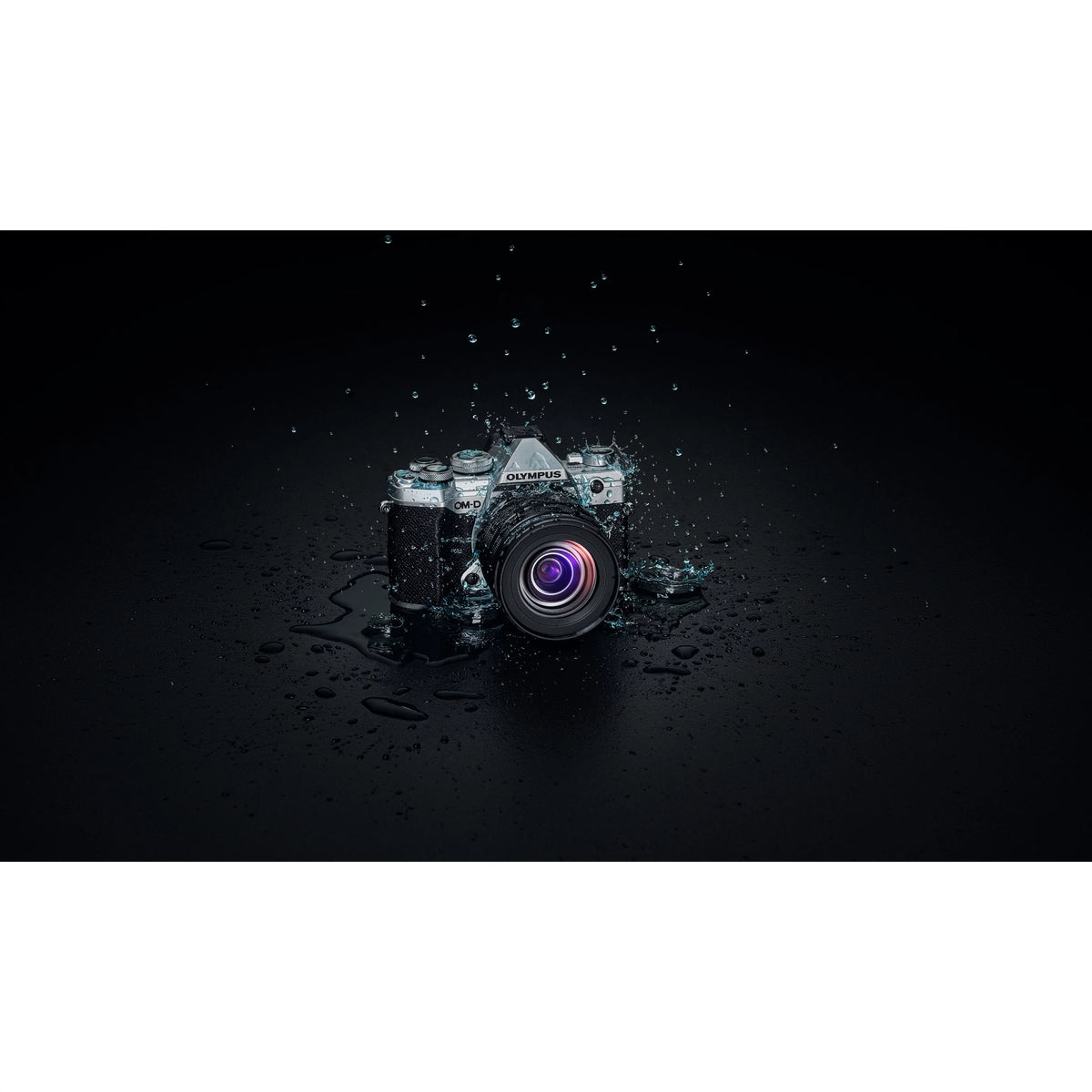 Silver Mirrorless Camera with Lens U22258